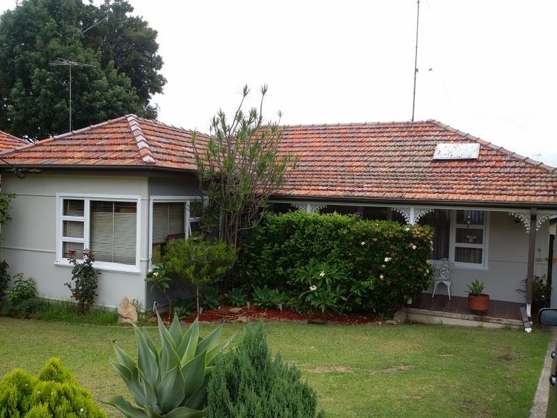 12 Forshaw Avenue, Peakhurst NSW 2210