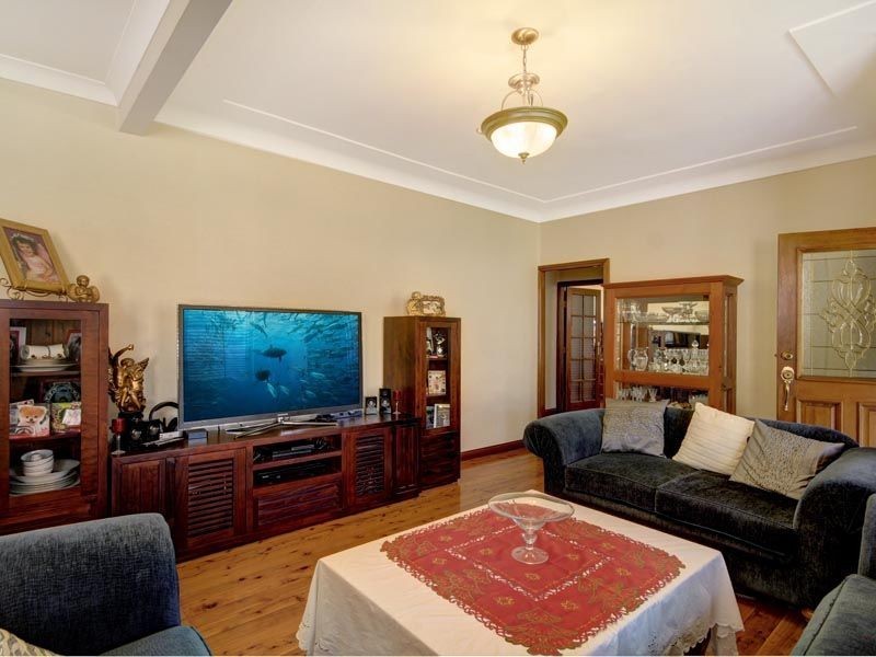 12 Peake Parade, Peakhurst NSW 2210