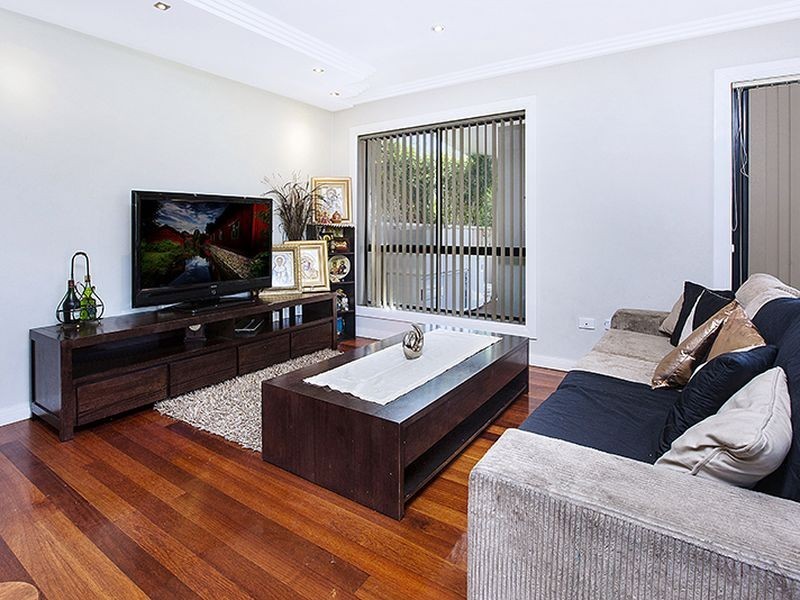 24 Kenyon Road, Bexley NSW 2207