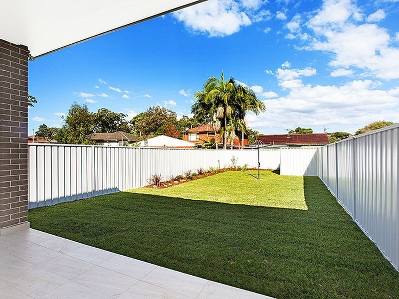 19 Henry Lawson Drive, Peakhurst NSW 2210