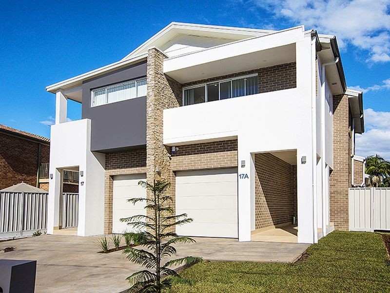 17a Henry Lawson Drive, Peakhurst NSW 2210