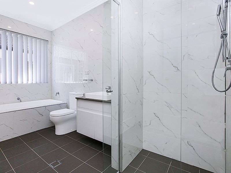 17 Henry Lawson Drive, Peakhurst NSW 2210