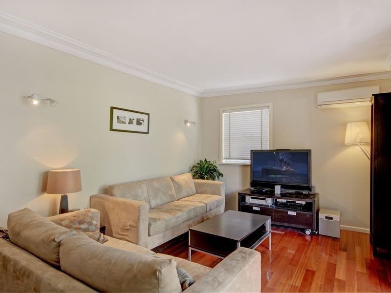 11 Barnards Avenue, Hurstville NSW 2220