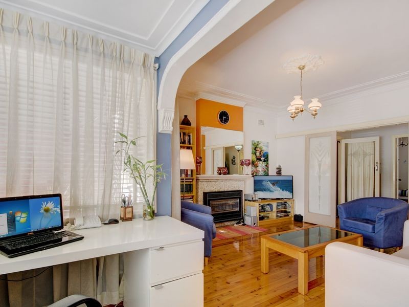 11 Barnards Avenue, Hurstville NSW 2220