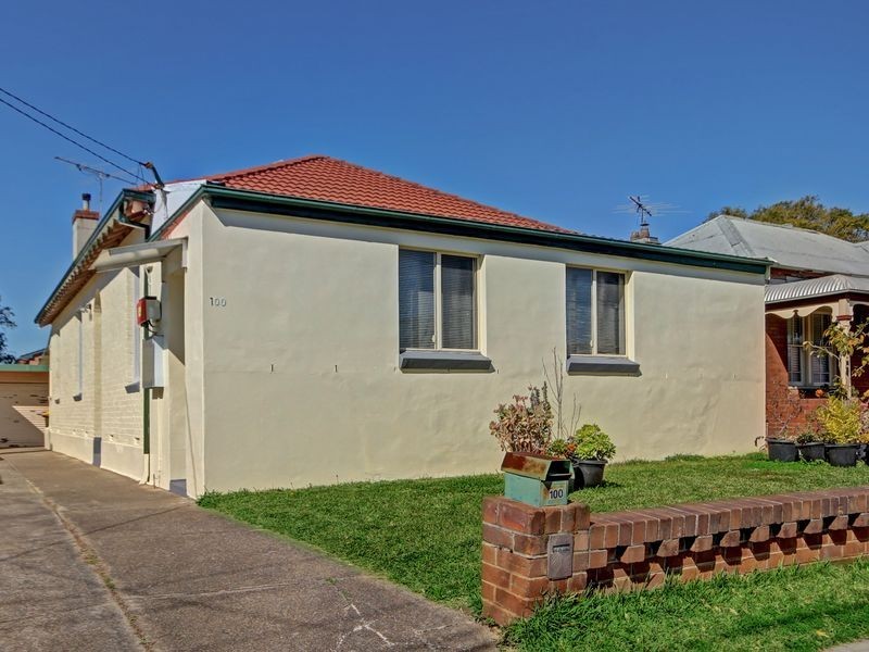 100 Hillcrest Avenue, Hurstville Grove NSW 2220