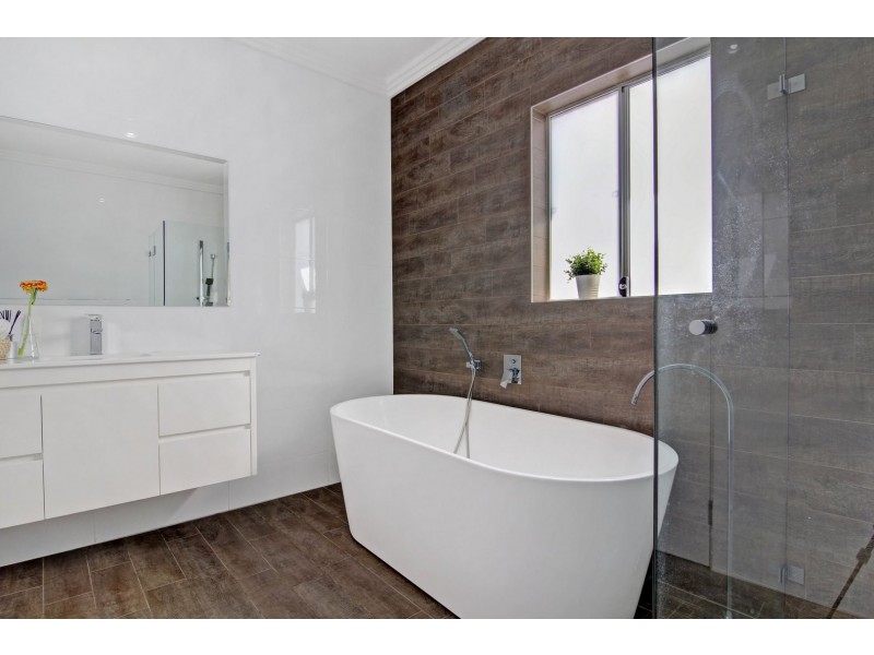 122 Boundary Road, Peakhurst NSW 2210