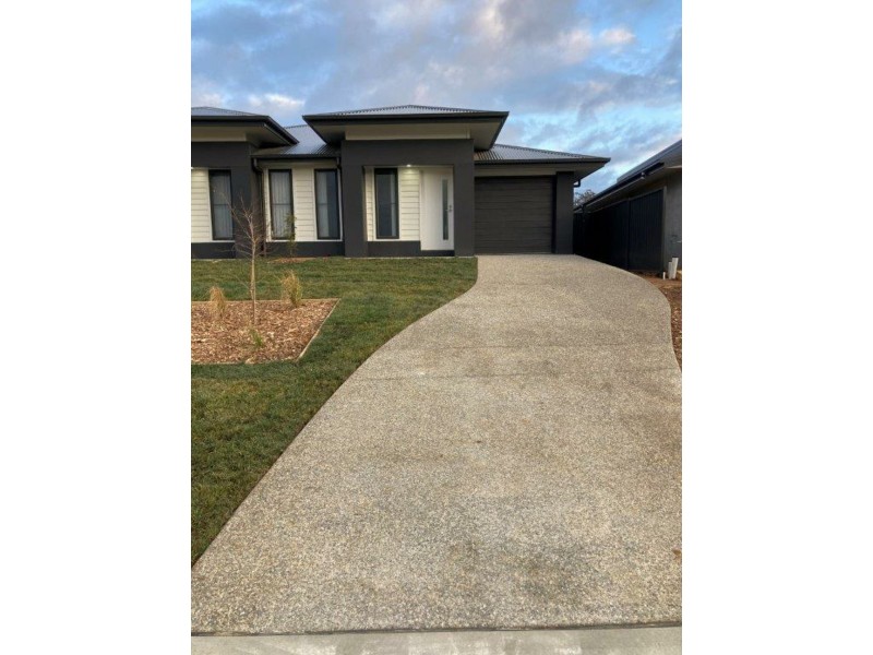 9 Bonneville Boulevard, Goulburn NSW 2580