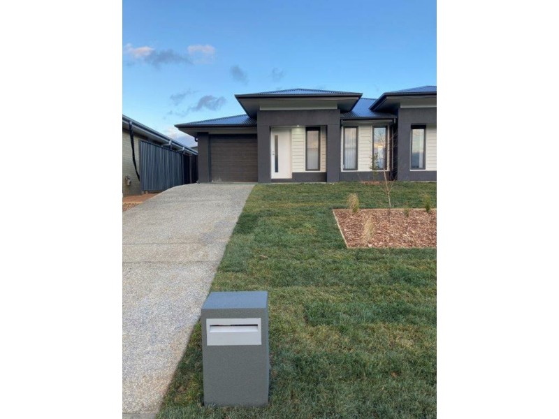 9 Bonneville Boulevard, Goulburn NSW 2580