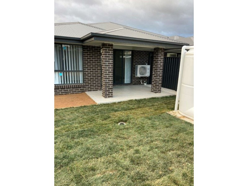 9 Bonneville Boulevard, Goulburn NSW 2580