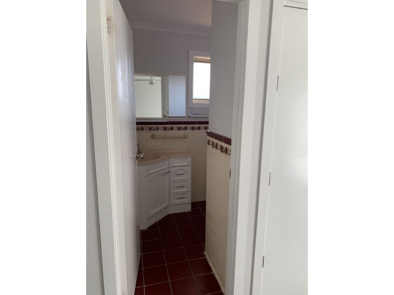 8 Leeson Street, Goulburn NSW 2580