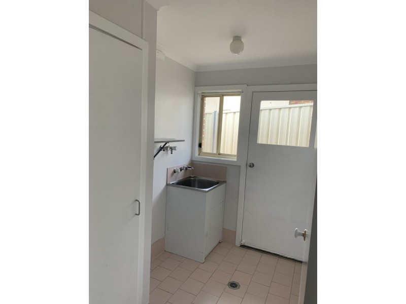 8 Leeson Street, Goulburn NSW 2580