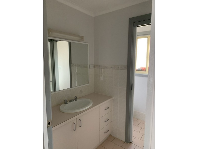 8 Leeson Street, Goulburn NSW 2580