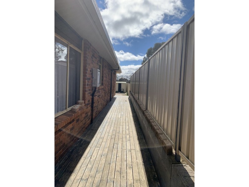 8 Leeson Street, Goulburn NSW 2580