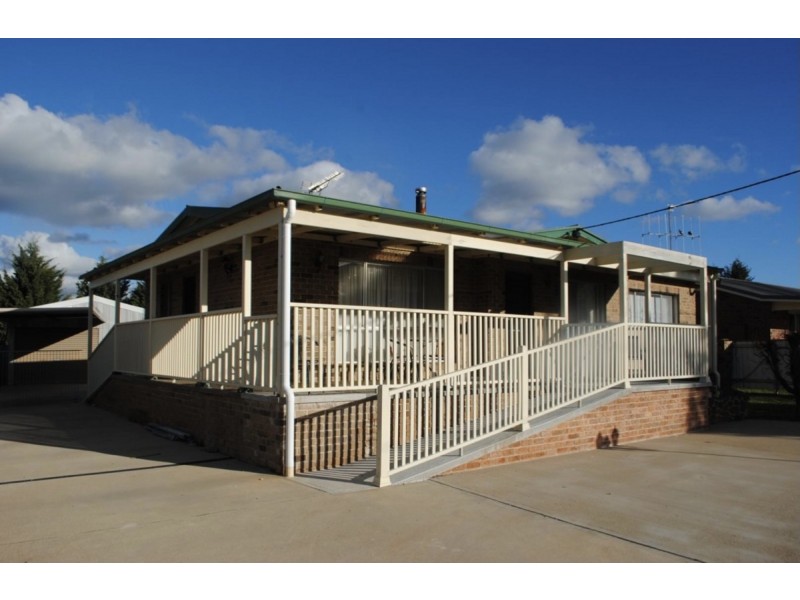 8 Willis Street, Crookwell NSW 2583