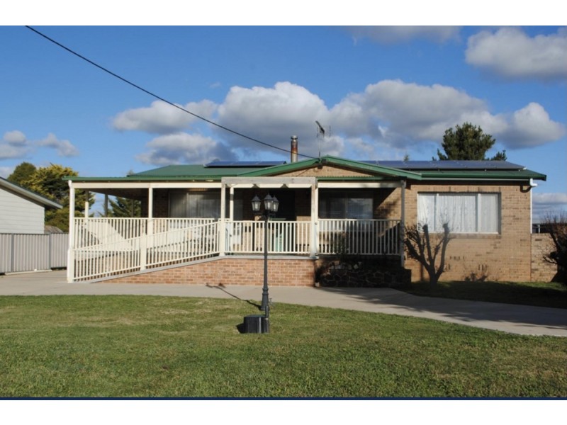 8 Willis Street, Crookwell NSW 2583