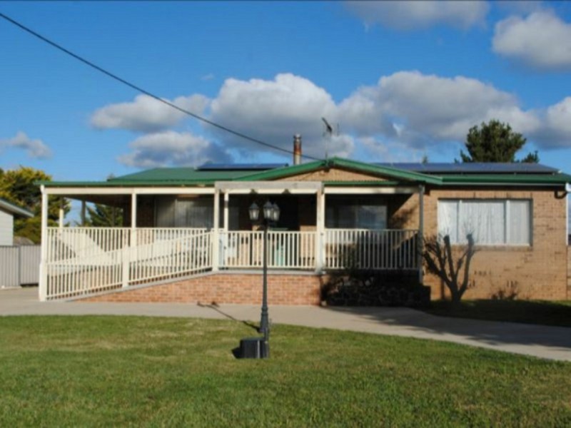 8 Willis Street, Crookwell NSW 2583