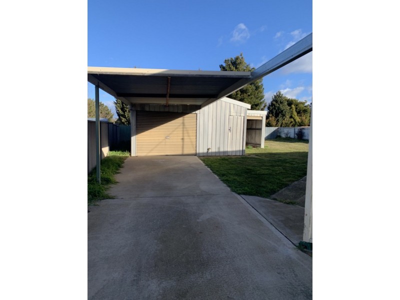 8 Willis Street, Crookwell NSW 2583