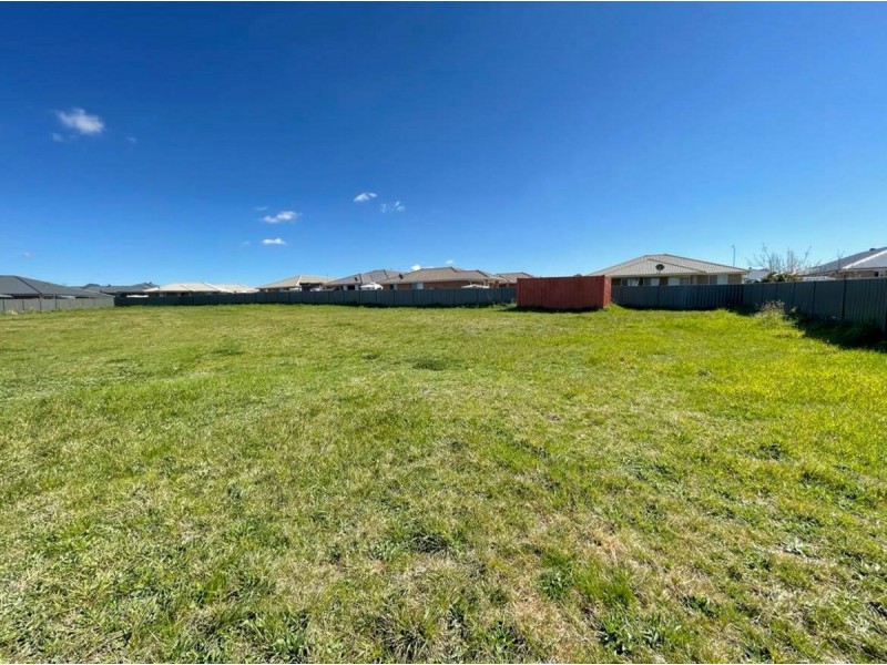 12 Fox Close, Goulburn NSW 2580