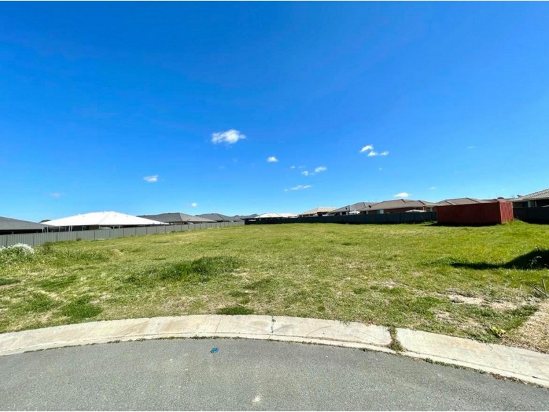 12 Fox Close, Goulburn NSW 2580