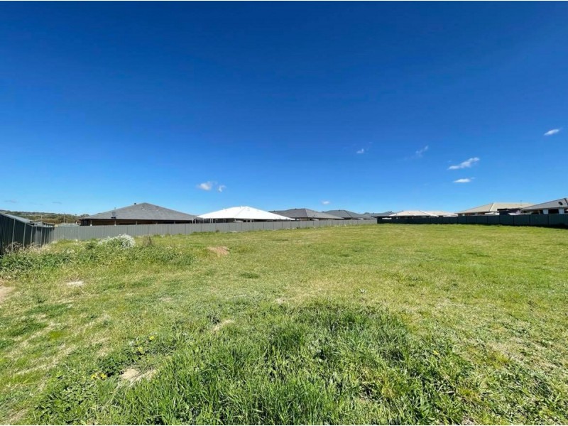 12 Fox Close, Goulburn NSW 2580