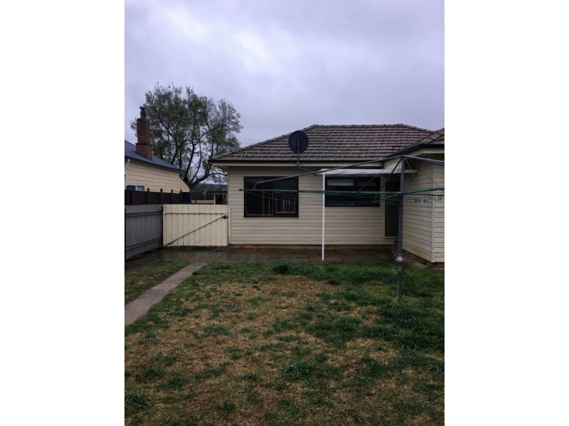 4 Neville Street, Goulburn NSW 2580