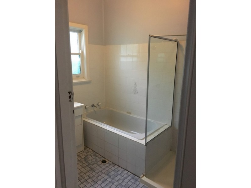 4 Neville Street, Goulburn NSW 2580