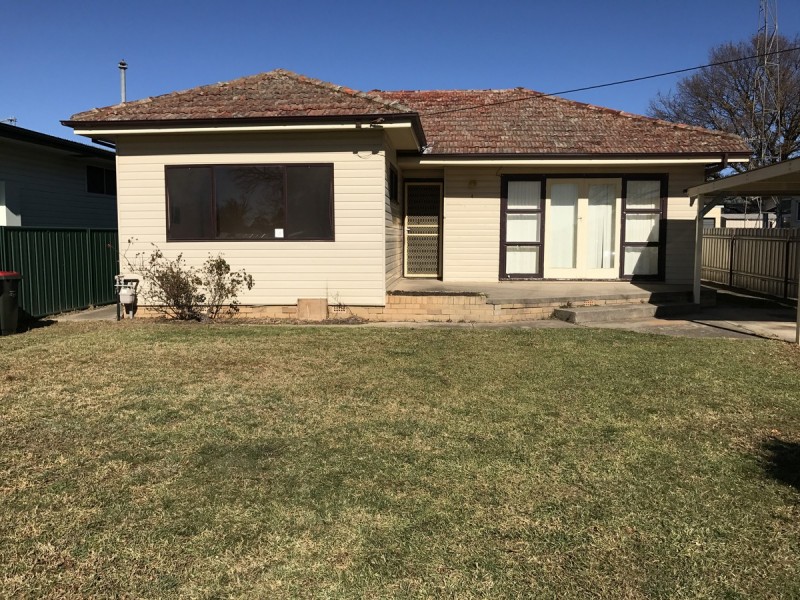 4 Neville Street, Goulburn NSW 2580