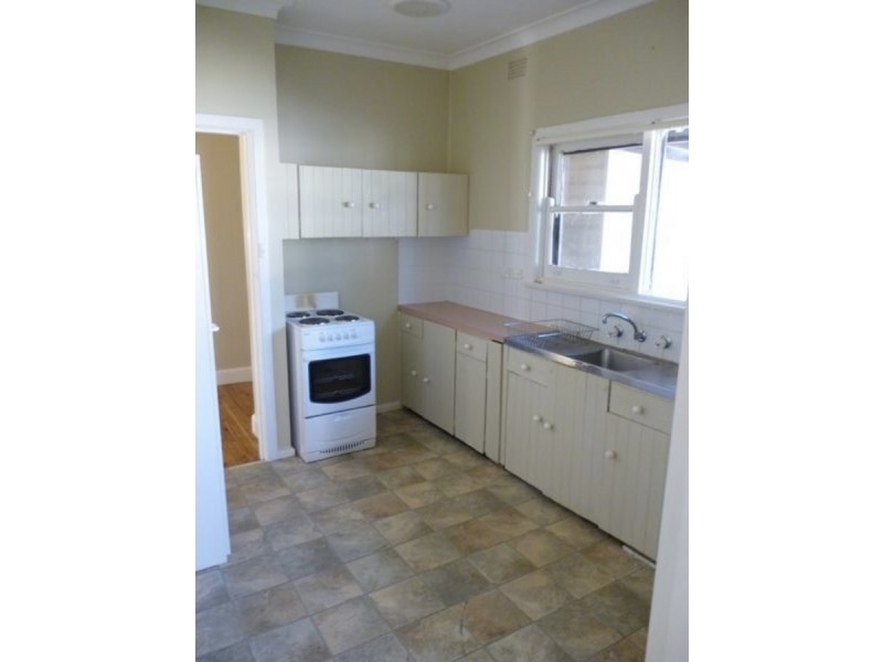 4 Neville Street, Goulburn NSW 2580