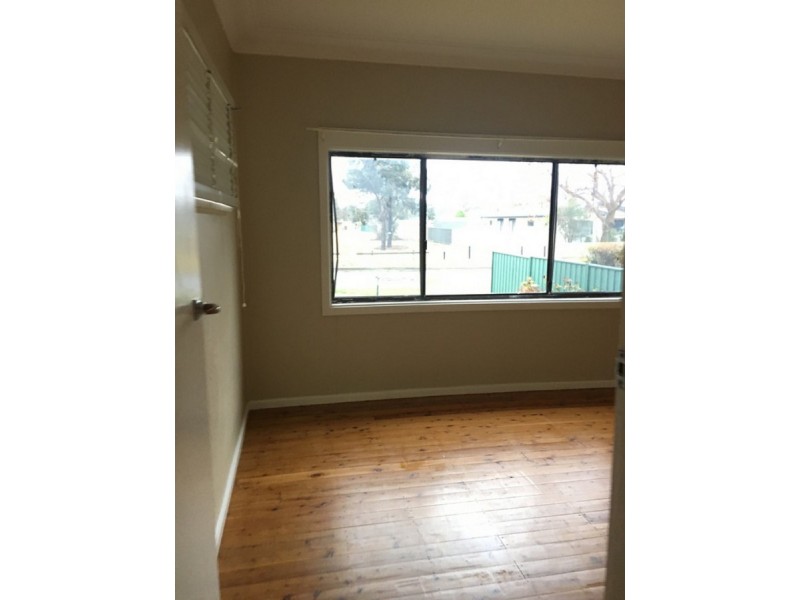 4 Neville Street, Goulburn NSW 2580