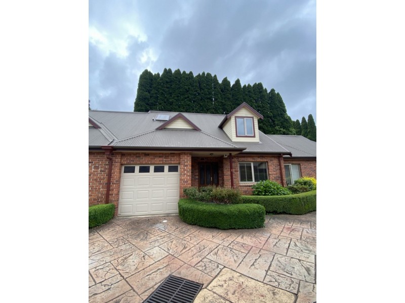 2/4 Short Street, Bowral NSW 2576