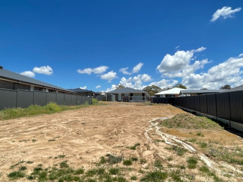 15 Bonneville Boulevarde, Goulburn NSW 2580