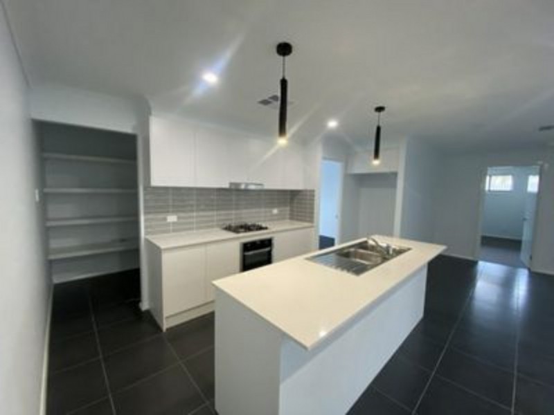 19 Brooklands Circuit, Goulburn NSW 2580