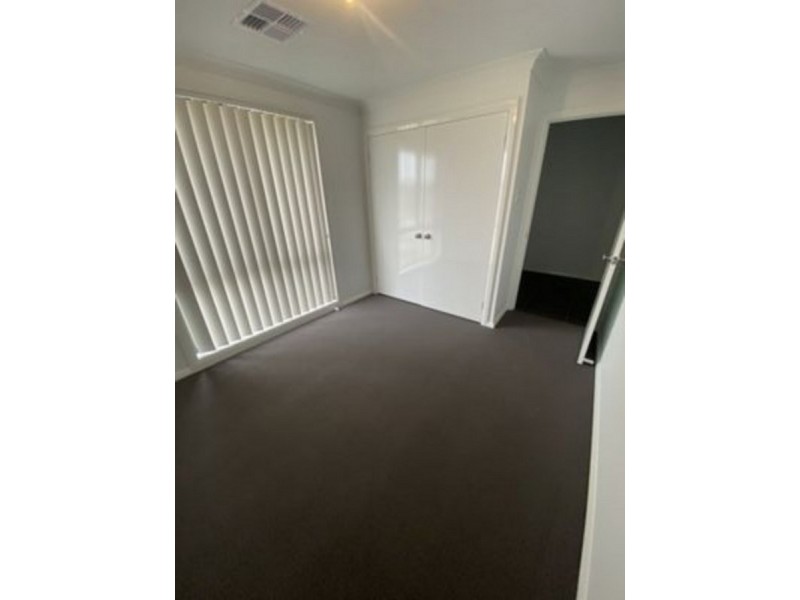19 Brooklands Circuit, Goulburn NSW 2580