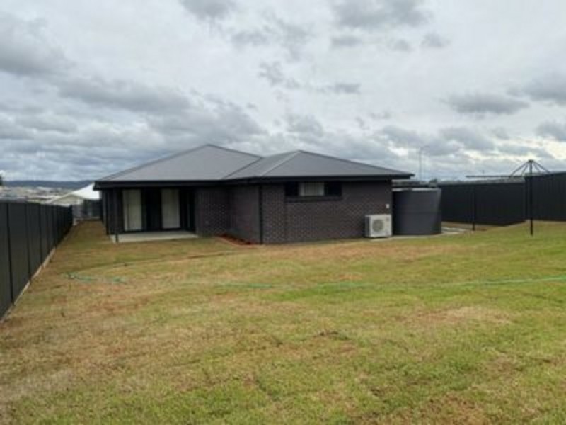 19 Brooklands Circuit, Goulburn NSW 2580