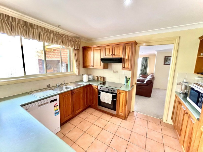 10 Beverly Close, Goulburn NSW 2580