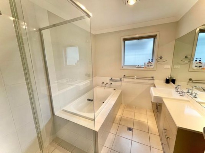 8 Lovet Street, Goulburn NSW 2580