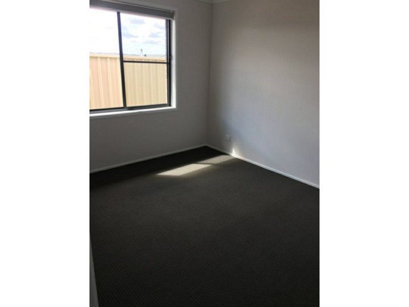 5 Swan Loop, Goulburn NSW 2580