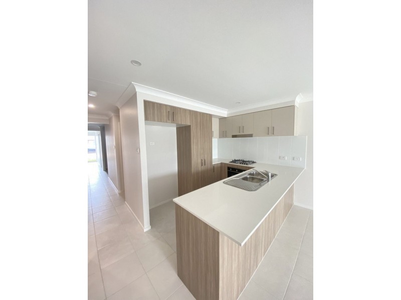 26a Aston Martin Drive, Goulburn NSW 2580