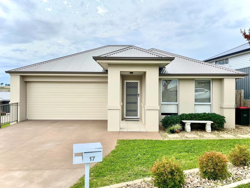 17 Lovet Street, Goulburn NSW 2580