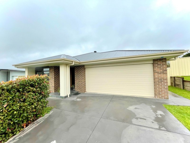 5 Swan Loop, Goulburn NSW 2580