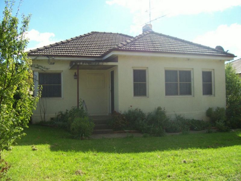 16 Adam Street, Goulburn NSW 2580