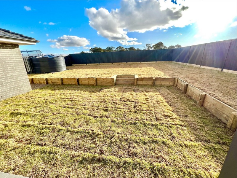 43 Matchless Avenue, Goulburn NSW 2580