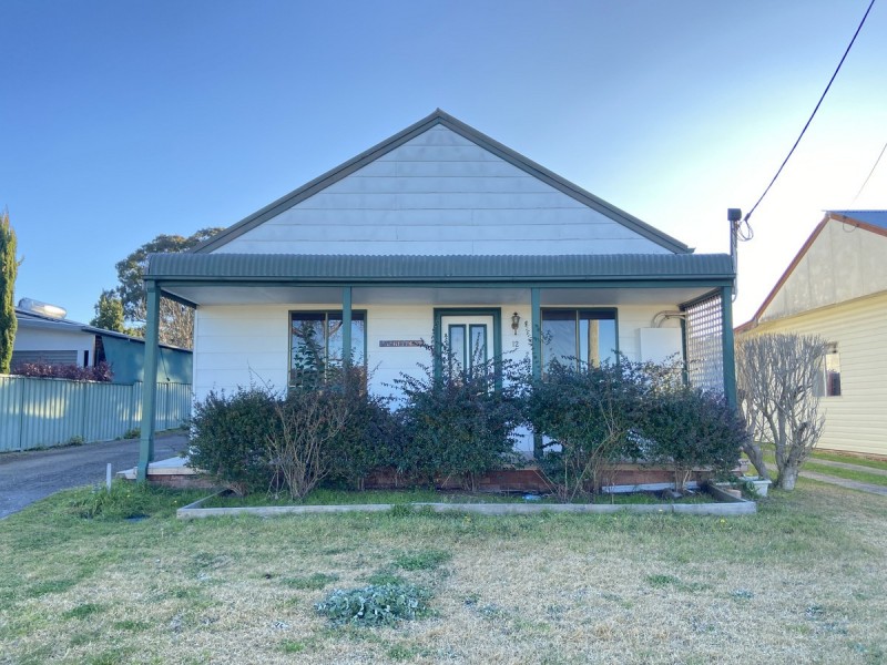 12 Cressy Street, Goulburn NSW 2580