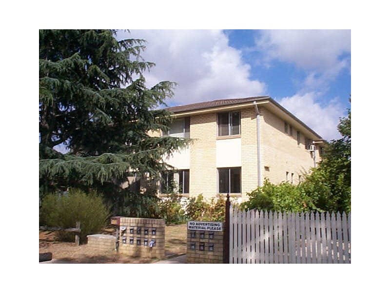 2/212 Cowper Street, Goulburn NSW 2580