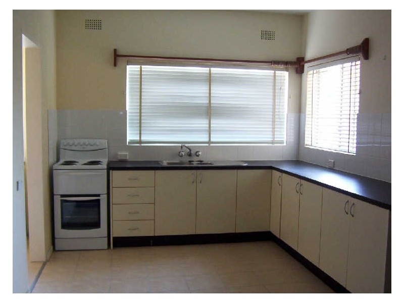 2/212 Cowper Street, Goulburn NSW 2580