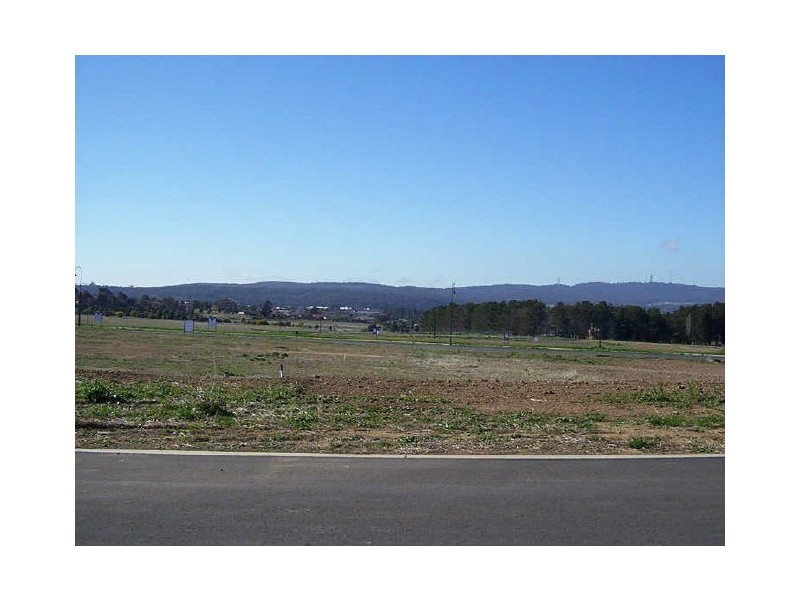16 Barry Crescent, Goulburn NSW 2580