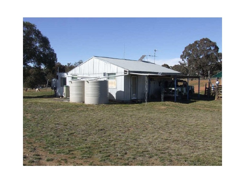Walshes Road The Elms, Gunning NSW 2581