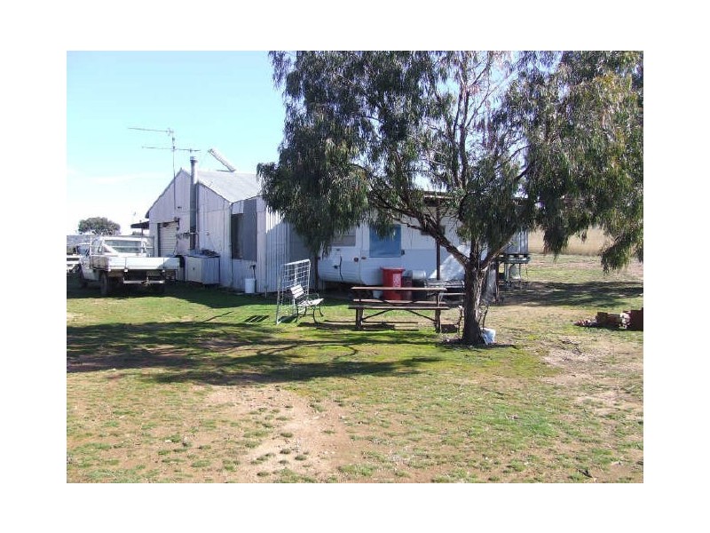 Walshes Road The Elms, Gunning NSW 2581