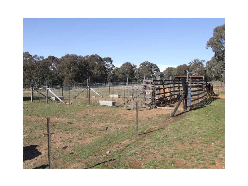 Walshes Road The Elms, Gunning NSW 2581
