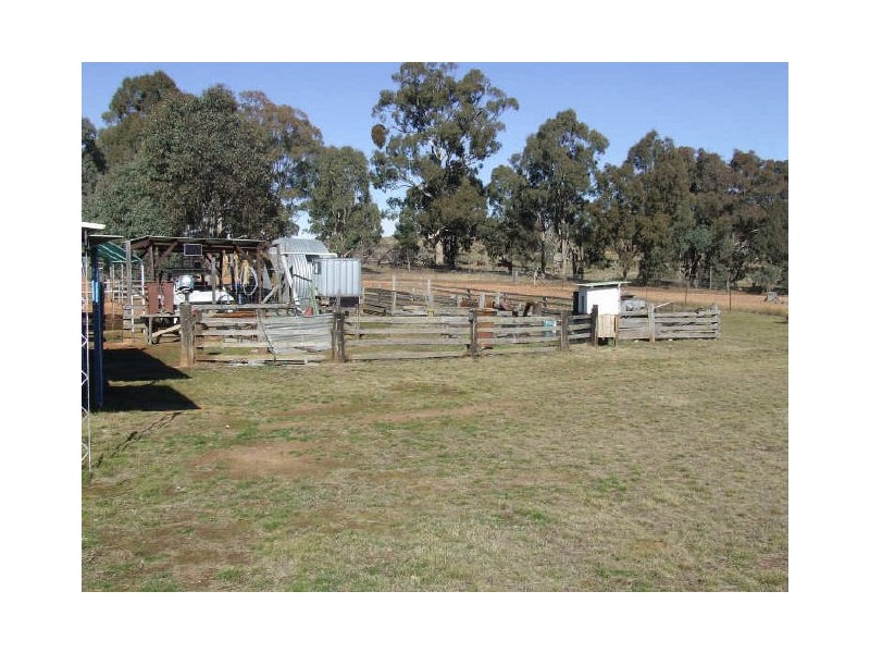 Walshes Road The Elms, Gunning NSW 2581